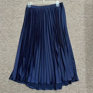 Brand new pleated navy skirt